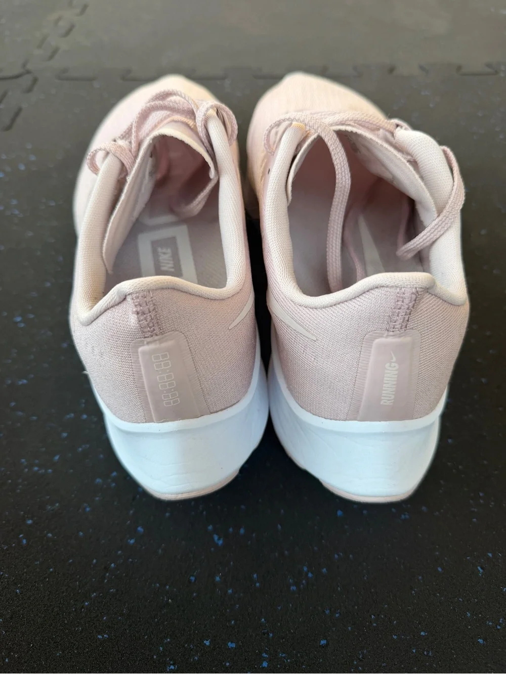 Nike lightweight knit